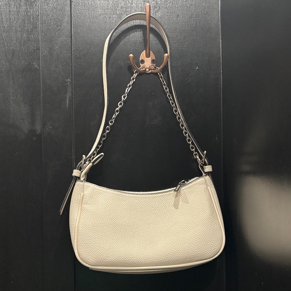 Gino Valentini Chic Cream Shoulder Bag with Chain Strap - Picture 2 of 11